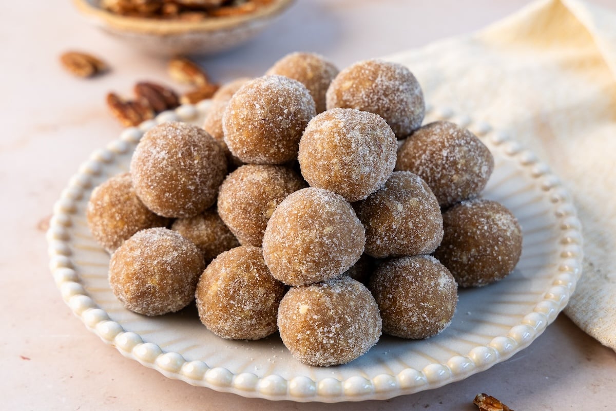 Classic Holiday Rum Balls: The Perfect Edible Christmas Gift